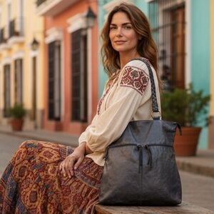 ✨️NWOT! HOBO International Large Vintage Shoulder Bag